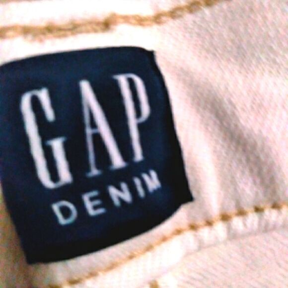 Gap White Cheeky Shorts 8/29 - Picture 8 of 8